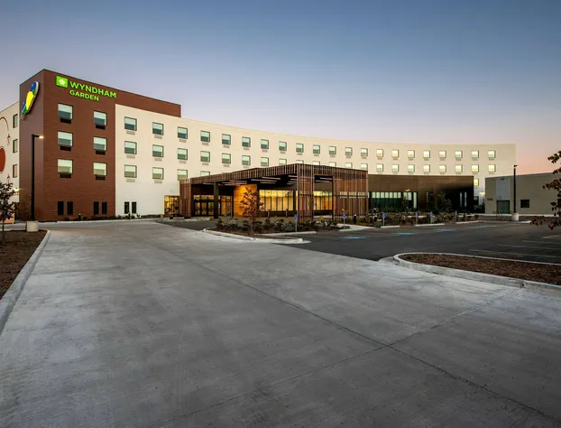 Wyndham Garden Winnipeg Airport hotel detail image 2