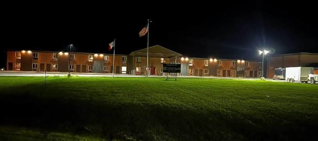 Red Fox Inn and Suites hotel hero