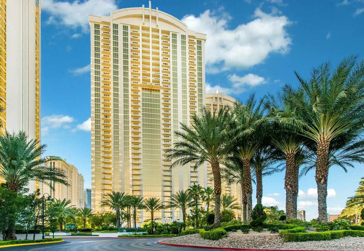 Signature Condos hotel hero