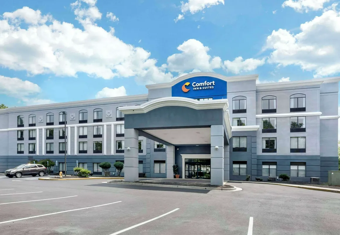 Comfort Inn & Suites Voorhees/Mt. Laurel hotel hero