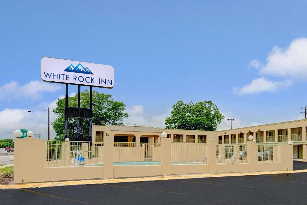White Rock Inn hotel hero