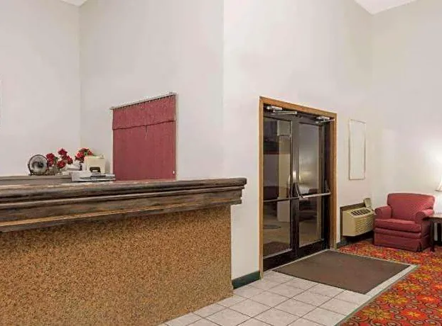 Quality Inn & Suites hotel detail image 3