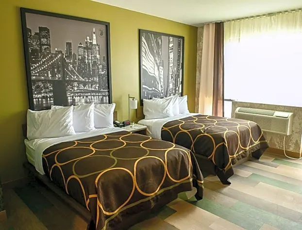 Super 8 by Wyndham Bronx Near Botanical Garden hotel detail image 4