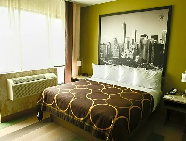 Super 8 by Wyndham Bronx Near Botanical Garden hotel detail image 2