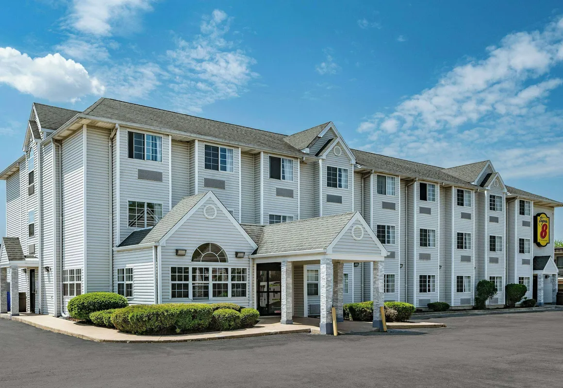 Super 8 by Wyndham Joliet hotel hero