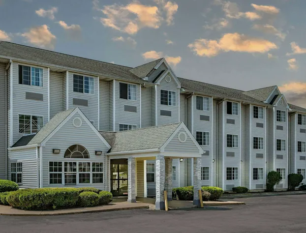 Super 8 by Wyndham Joliet hotel detail image 2