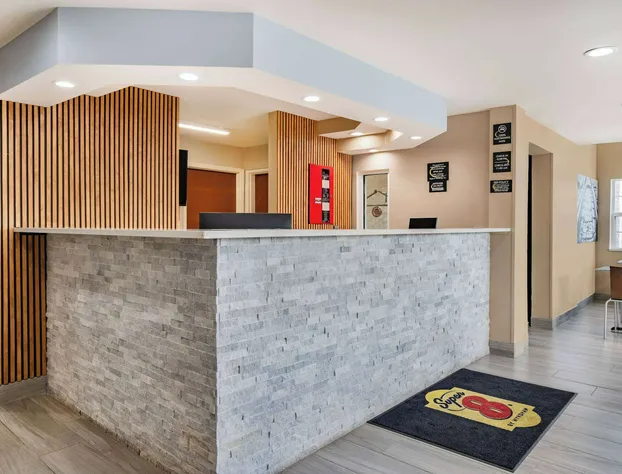 Super 8 by Wyndham Joliet hotel detail image 4