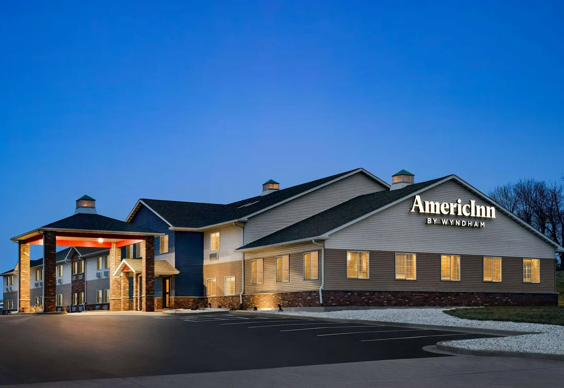 AmericInn by Wyndham Williamsburg hotel hero