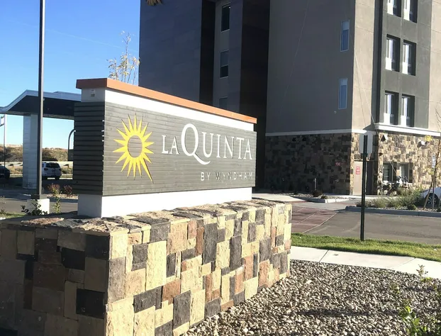 La Quinta Inn & Suites by Wyndham Denver Parker hotel detail image 2