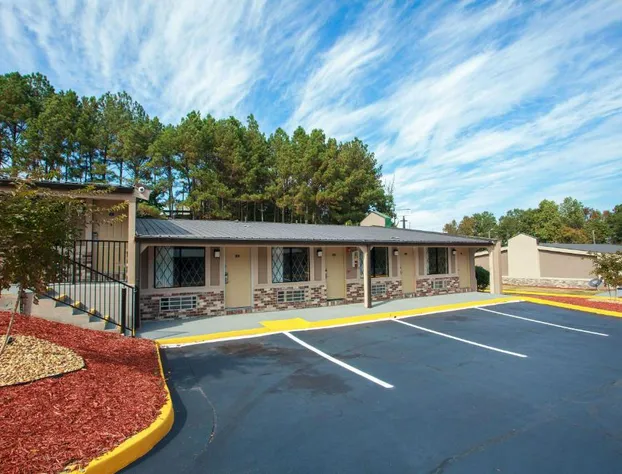 Travelodge by Wyndham Macon West hotel detail image 1