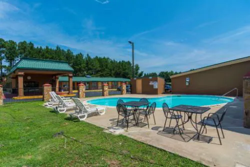 Travelodge by Wyndham Macon West hotel detail image 1