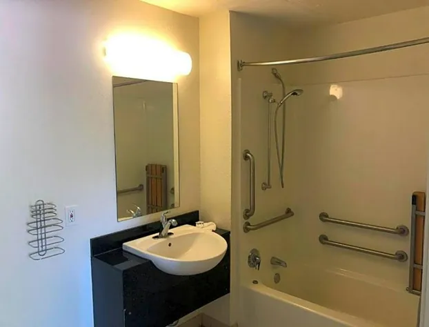 Tulsa Route 66 West hotel detail image 2