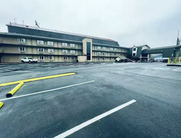 Tennessee Mountain Lodge Riverside by OYO hotel detail image 1