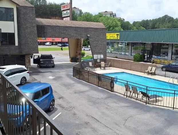 Tennessee Mountain Lodge Riverside by OYO hotel detail image 2