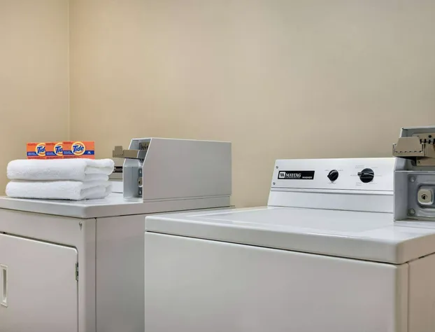 Travelodge by Wyndham Edson hotel detail image 4