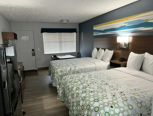 HomeTowne Studios by Red Roof Georgetown, KY hotel detail image 3