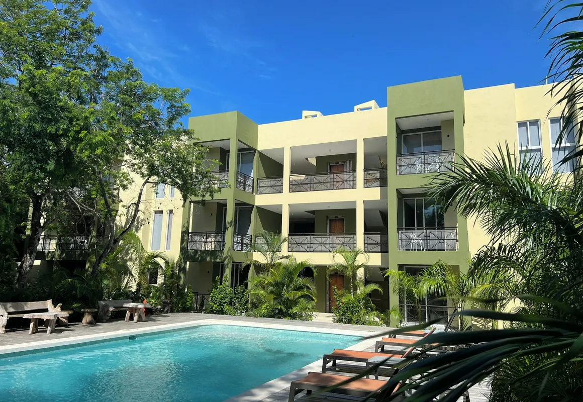 LOL-HA Hotel Boutique hotel hero