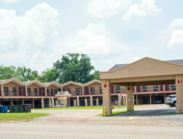 OYO Hotel Opp Al, Floral Hwy hotel detail image 1