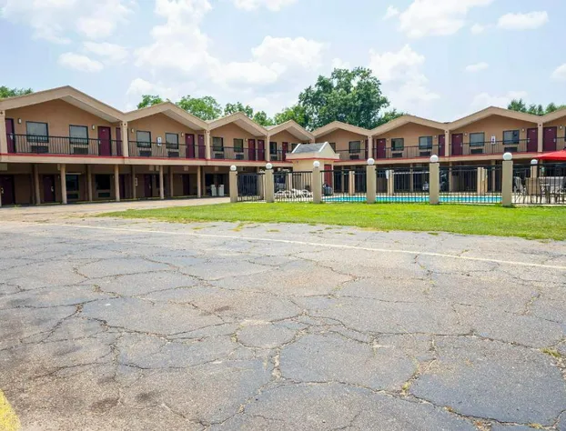 OYO Hotel Opp Al, Floral Hwy hotel detail image 1