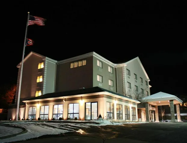 Comfort Inn & Suites Copley Akron hotel detail image 1