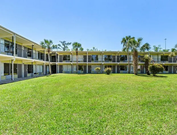 Econo Lodge hotel detail image 1