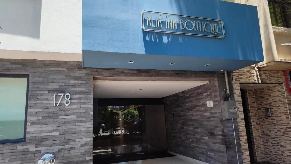 Alia Inn Boutique WTC hotel hero