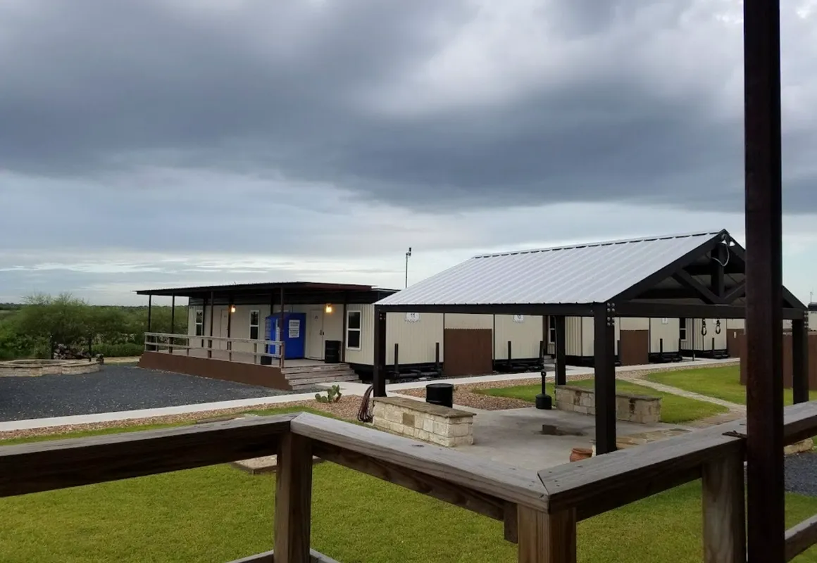 The Armadillo Hotel Karnes City hotel hero