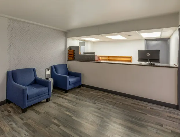 Super 8 by Wyndham Laredo hotel detail image 4