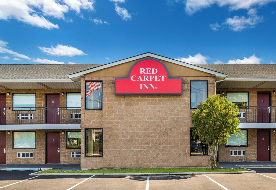 Red Carpet Inn Edison hotel hero