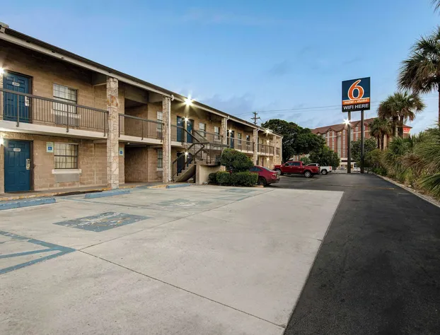 Studio 6 San Antonio, Tx - Northwest Medical Center hotel detail image 1