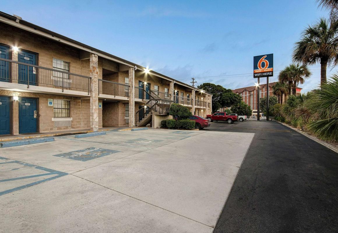 Studio 6 San Antonio, Tx - Northwest Medical Center hotel hero