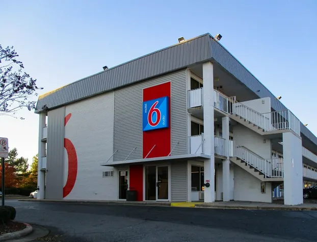 Studio 6 Little Rock, AR - West hotel detail image 1