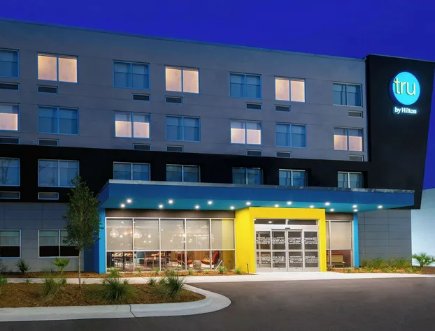 Tru by Hilton Wilmington hotel detail image 1