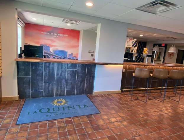 La Quinta Inn & Suites by Wyndham Tempe University / Phoenix hotel detail image 2