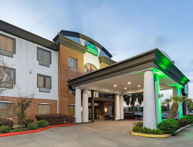 Wingate By Wyndham Houston Bush Intercontinental Airport hotel detail image 1