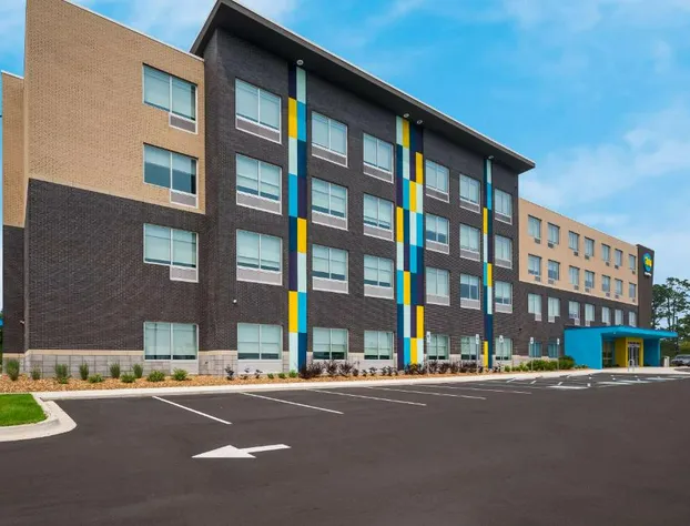 Tru By Hilton Novi Detroit hotel detail image 2