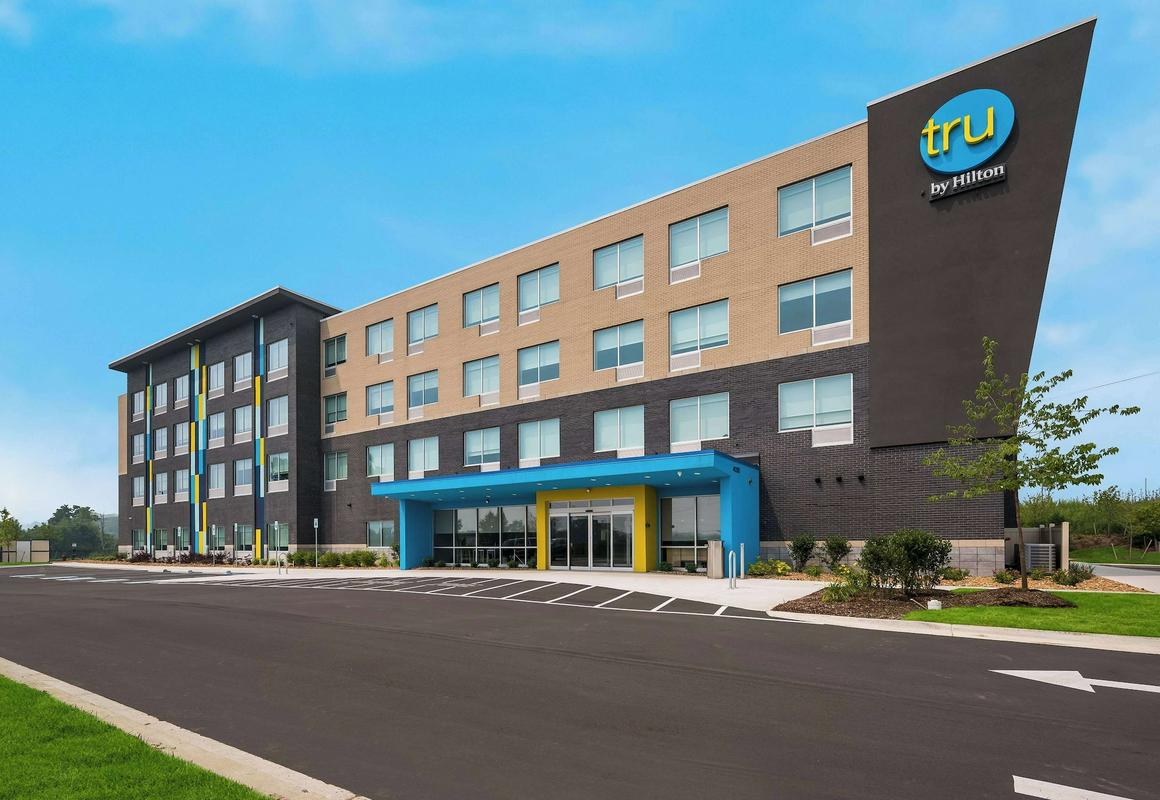 Tru By Hilton Novi Detroit hotel hero