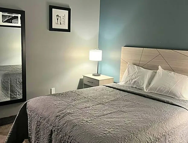 Deluxe Inn & Suites - Long Island City NYC hotel detail image 3