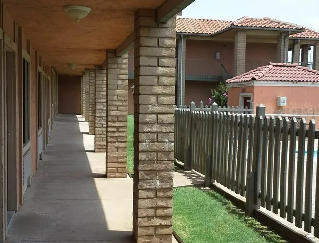 Economy Inn And Suites hotel detail image 1