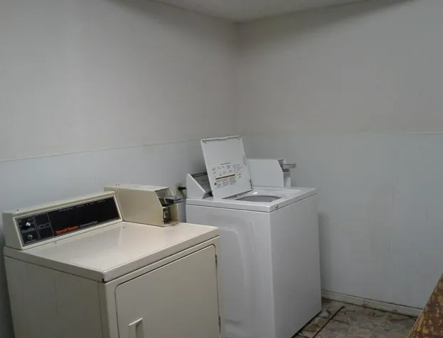 Economy Inn And Suites hotel detail image 2