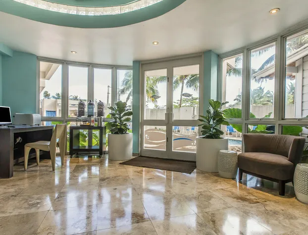 Comfort Inn & Suites Levittown hotel detail image 4