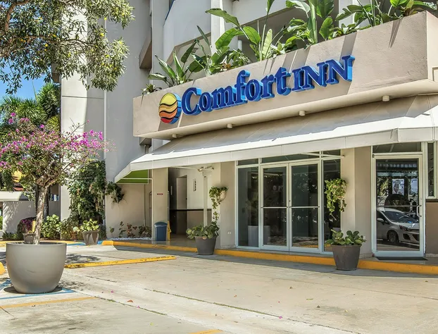 Comfort Inn & Suites Levittown hotel detail image 1