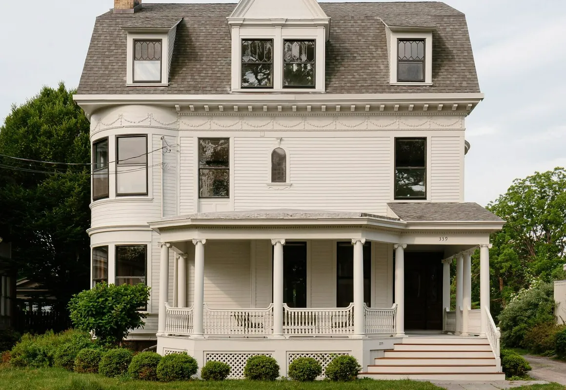 The Amelia hotel hero