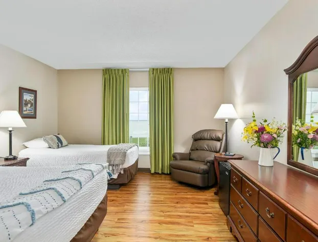 Top Floor Handicap Accessible Bay View hotel detail image 4