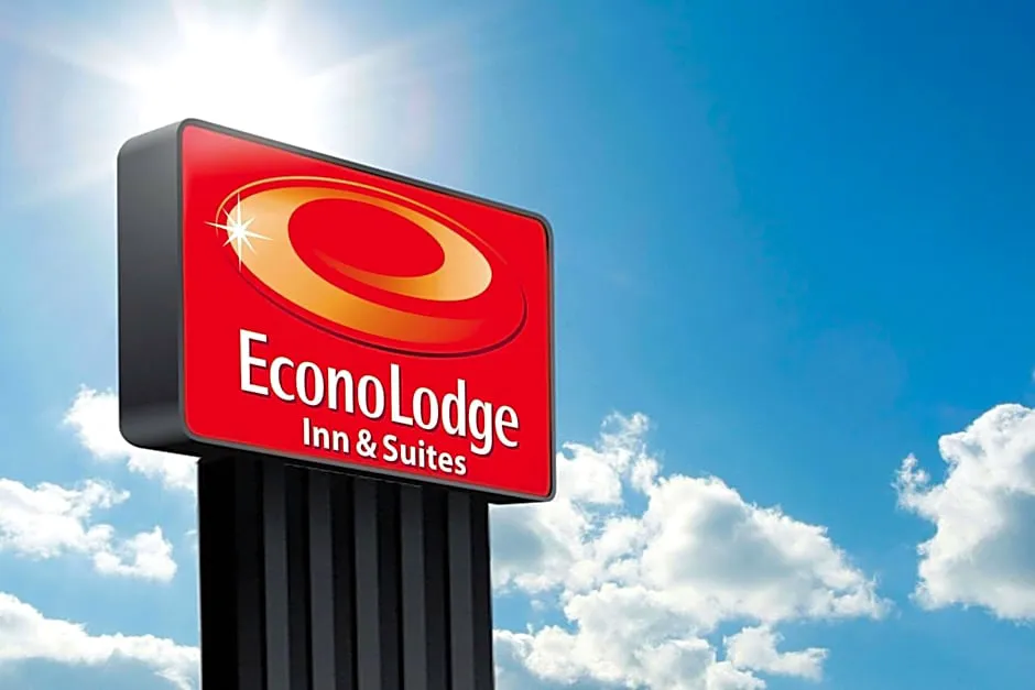 Econo Lodge Inn & Suites hotel hero