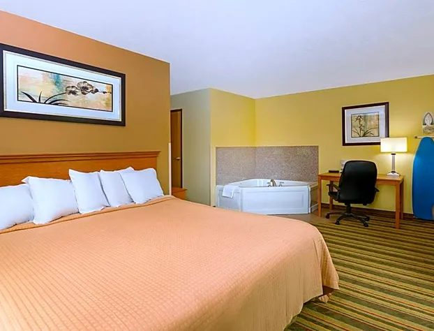 Econo Lodge Inn & Suites hotel detail image 3