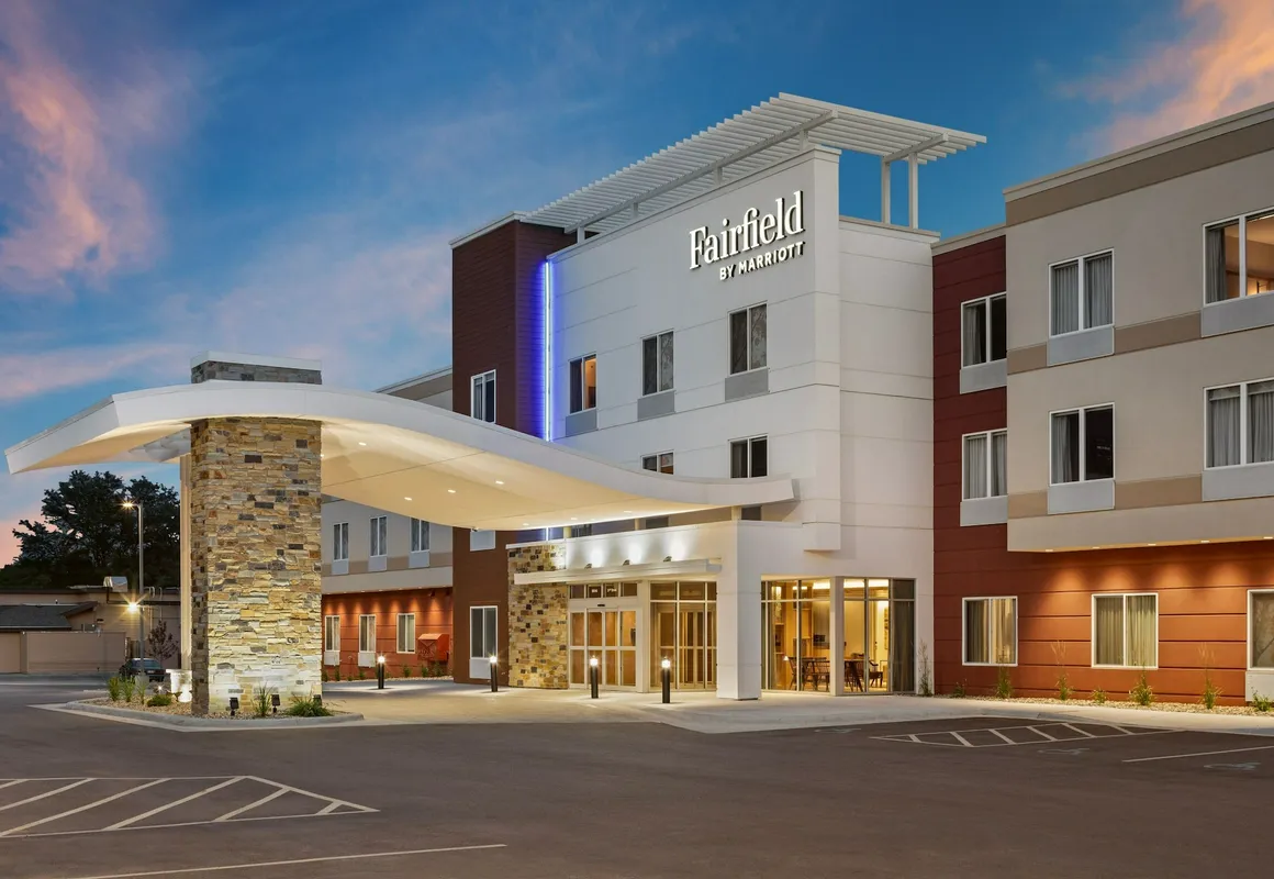 Fairfield Inn & Suites by Marriott Yankton hotel hero