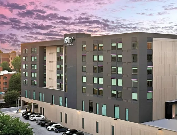 Aloft Kansas City Country Club Plaza hotel detail image 1