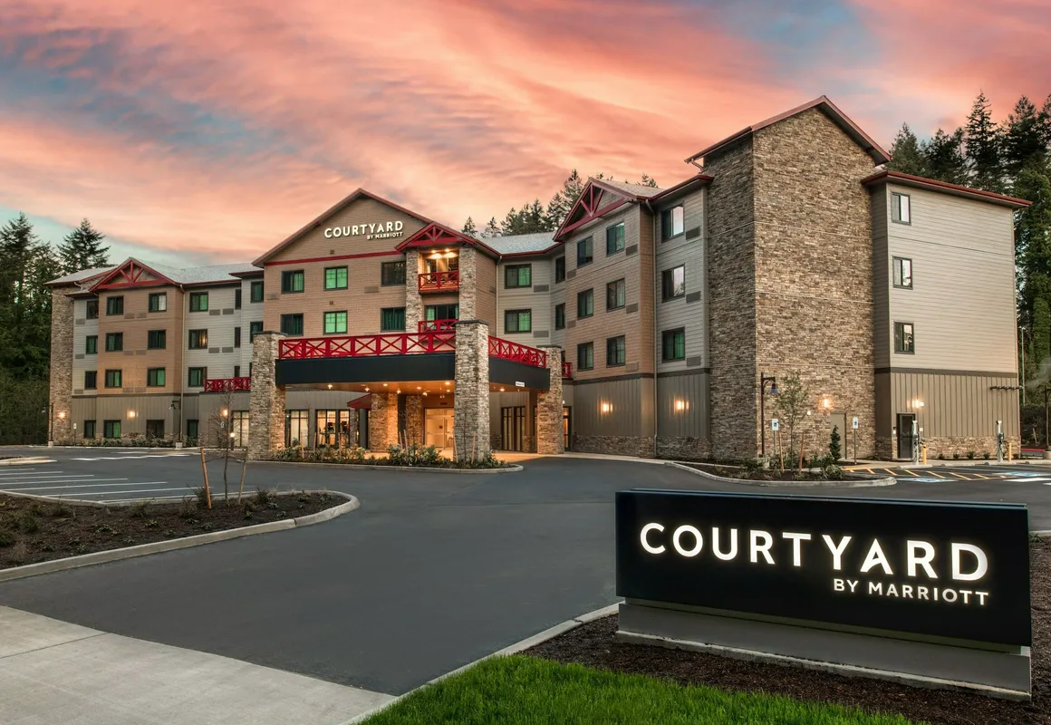 Courtyard By Marriott Olympia hotel hero