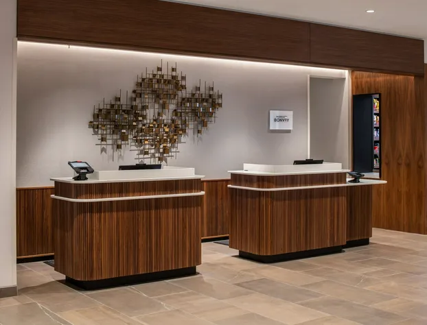 Courtyard By Marriott Olympia hotel detail image 4